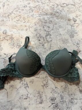 Victoria's Secret Molded Lace-Accent Bra in Army Green